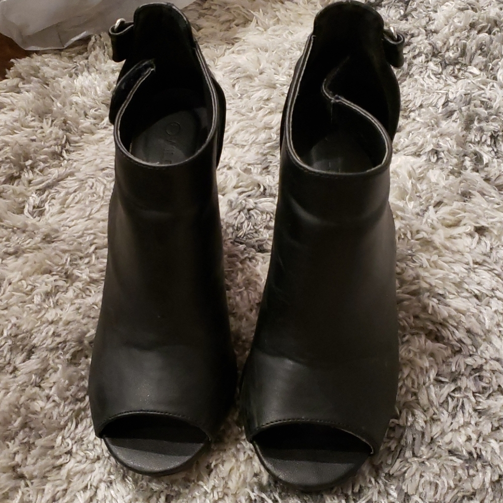 Heels - Picture 2 of 5